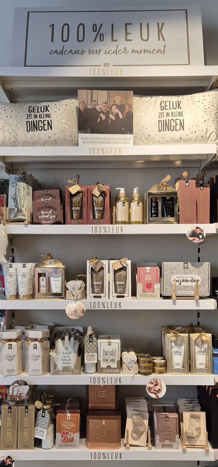 100% leuk gifts display